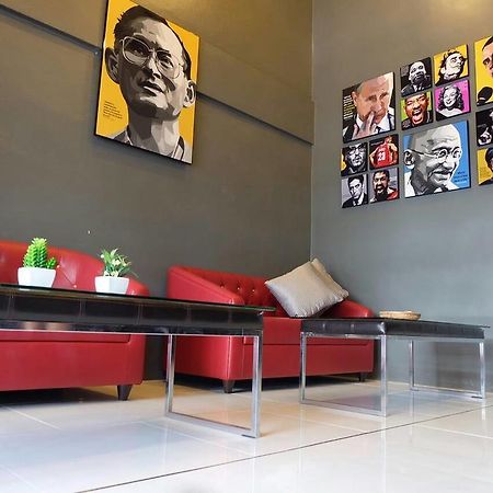 Rockstel Loma Hostel Phuket Exterior photo