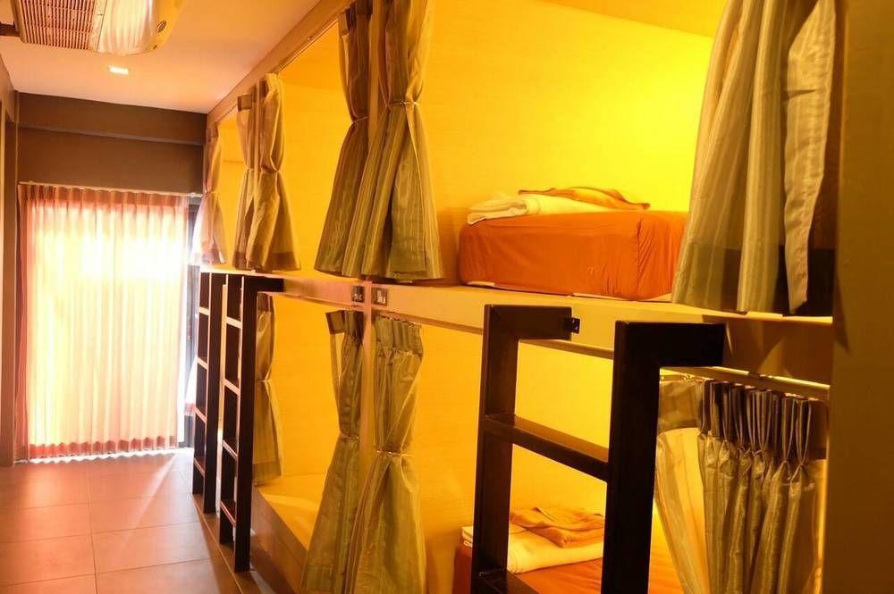 Rockstel Loma Hostel Phuket Exterior photo