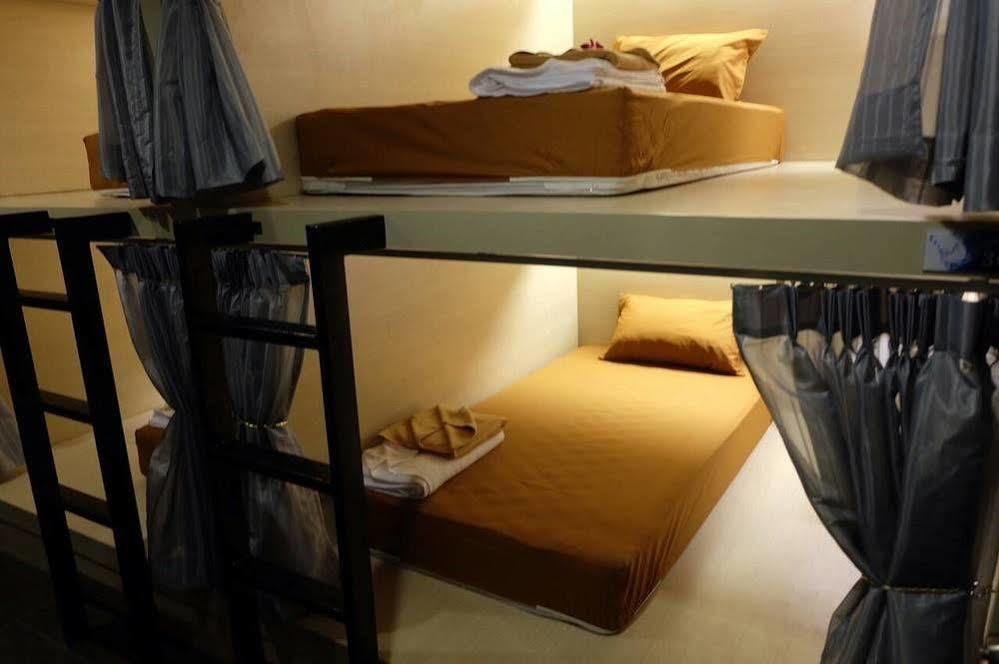 Rockstel Loma Hostel Phuket Exterior photo
